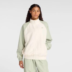 WJ53517GAS CAMPERA ROMPEVIENTO DAMA CREMA CON VERDE NEW BALANCE