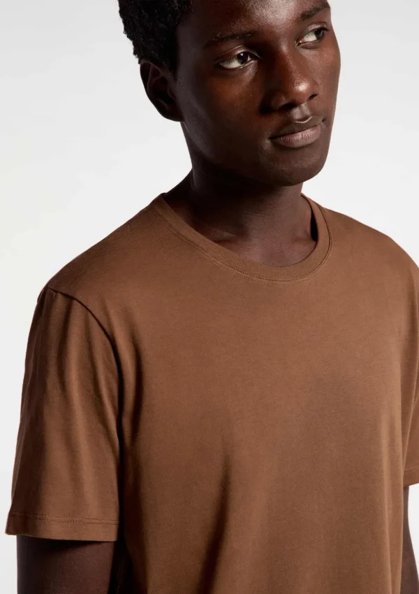 REMERA BASICA ALGODON CABALLERO MARRON HERING