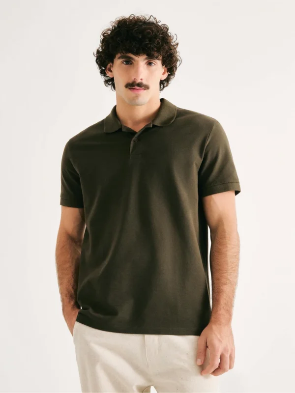 N3A7NATEN-01 REMERA POLO PIQUET CABALLERO VERDE OSCURO HERING